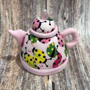 Preowned Pink 6”x4” Teapot Pin Cushion Item #PHK2586
